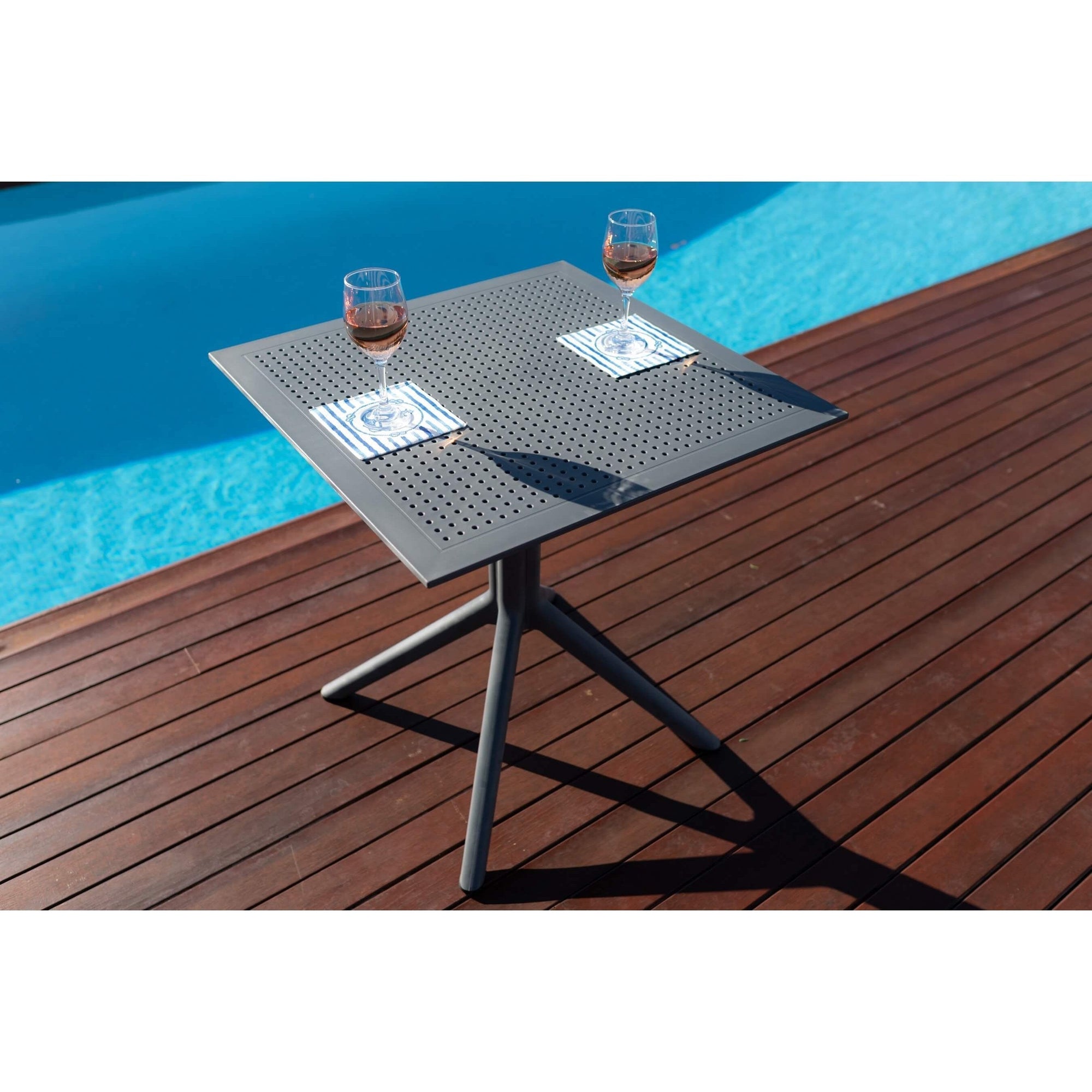 best-outdoor-furniture-Sky Table (70x70)