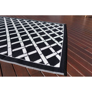 best-outdoor-furniture-Signature Range Black & White - Outdoor Rug