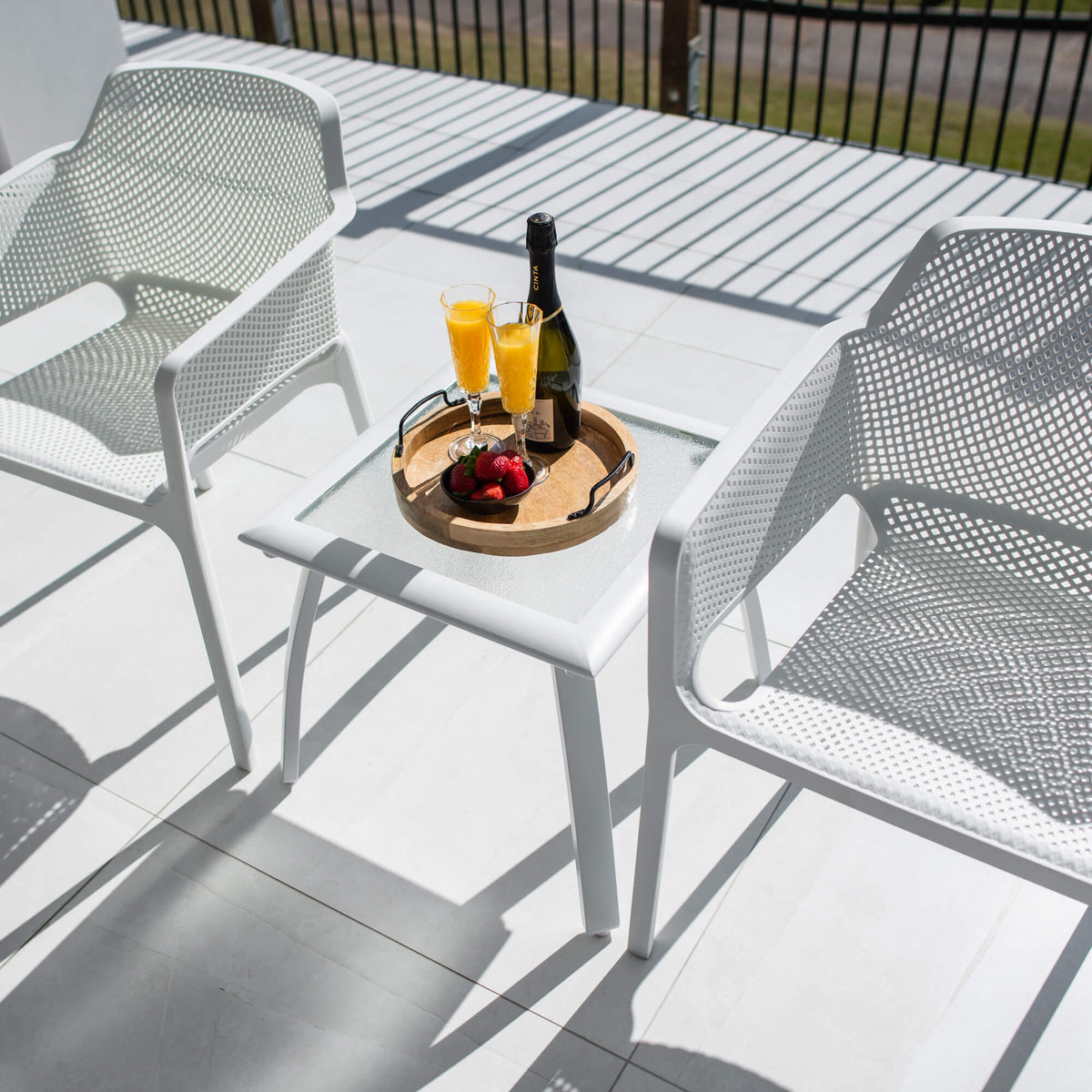 best-outdoor-furniture-Nero Shelby - 3pce - Outdoor Bistro Set #color_WHITE
