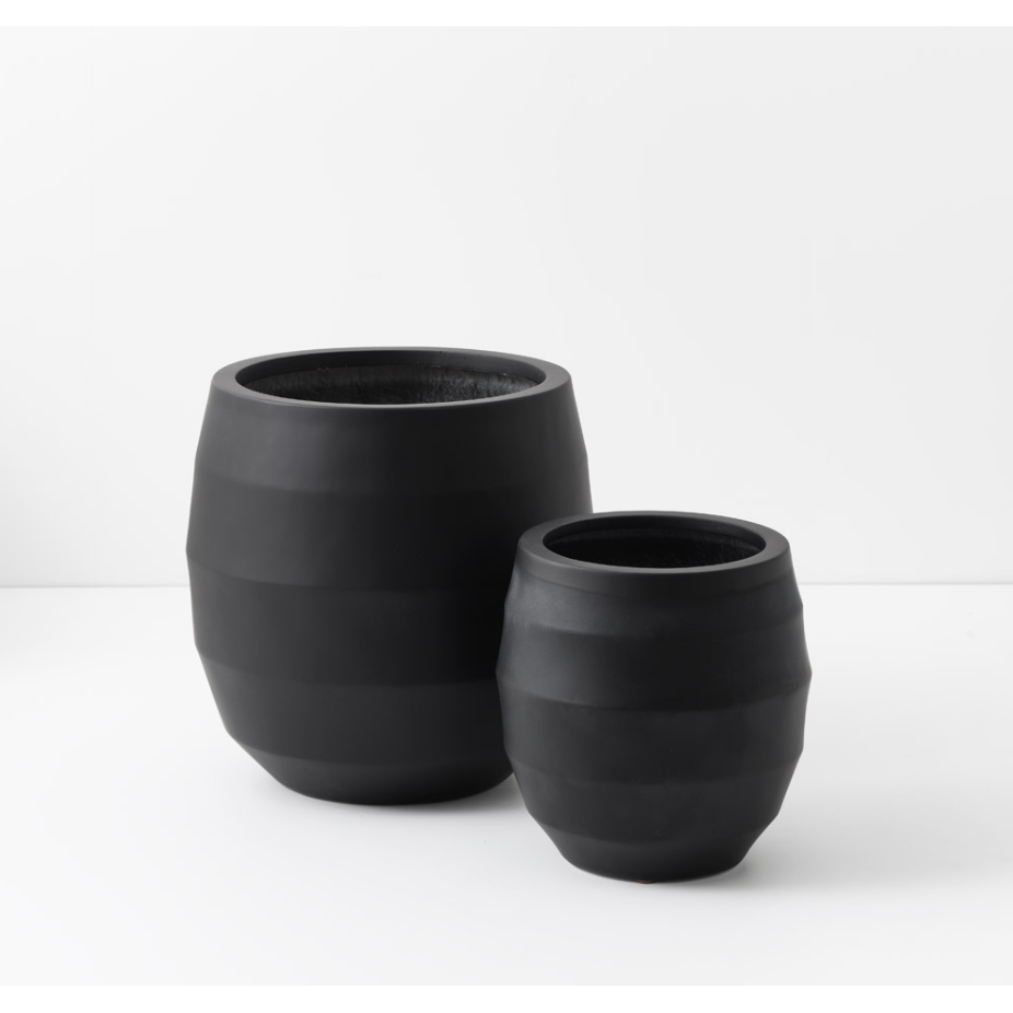 best-outdoor-furniture-Silos Pot Black