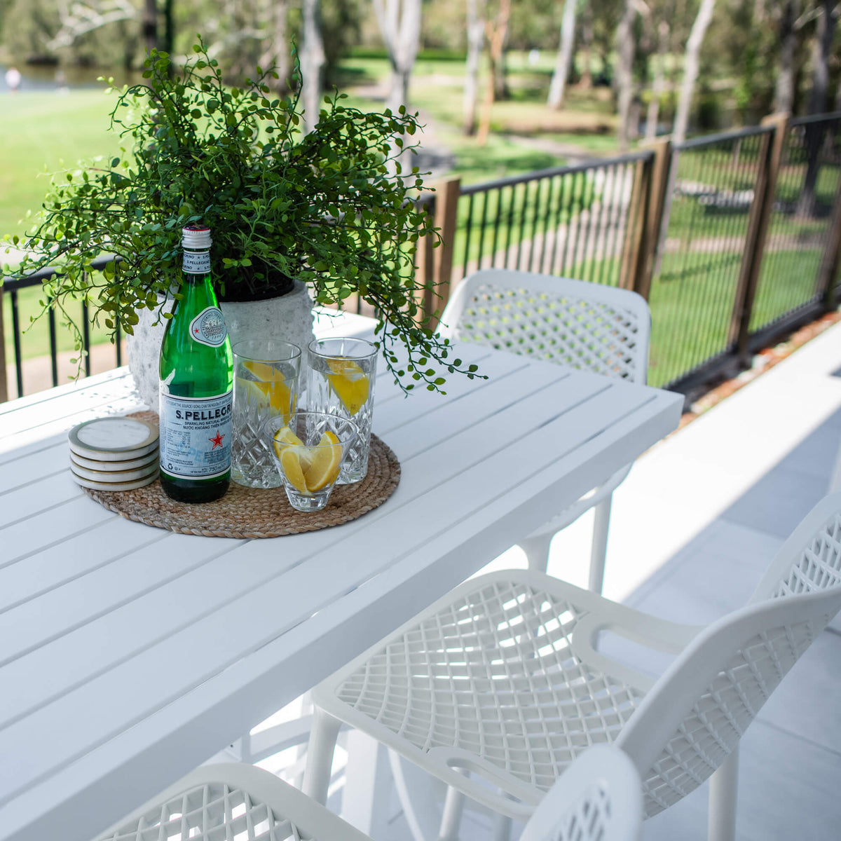 best-outdoor-furniture-Roma 75 - Bergen Slat Bar 150 - 5pce - Outdoor Bar Set #color_WHITE