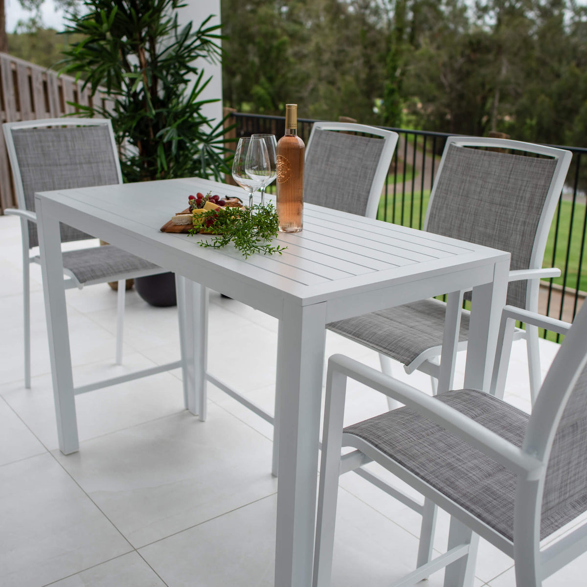 best-outdoor-furniture-Shelby Alum Slat Bar - 5pce - Outdoor Bar Set F #color_WHITE 