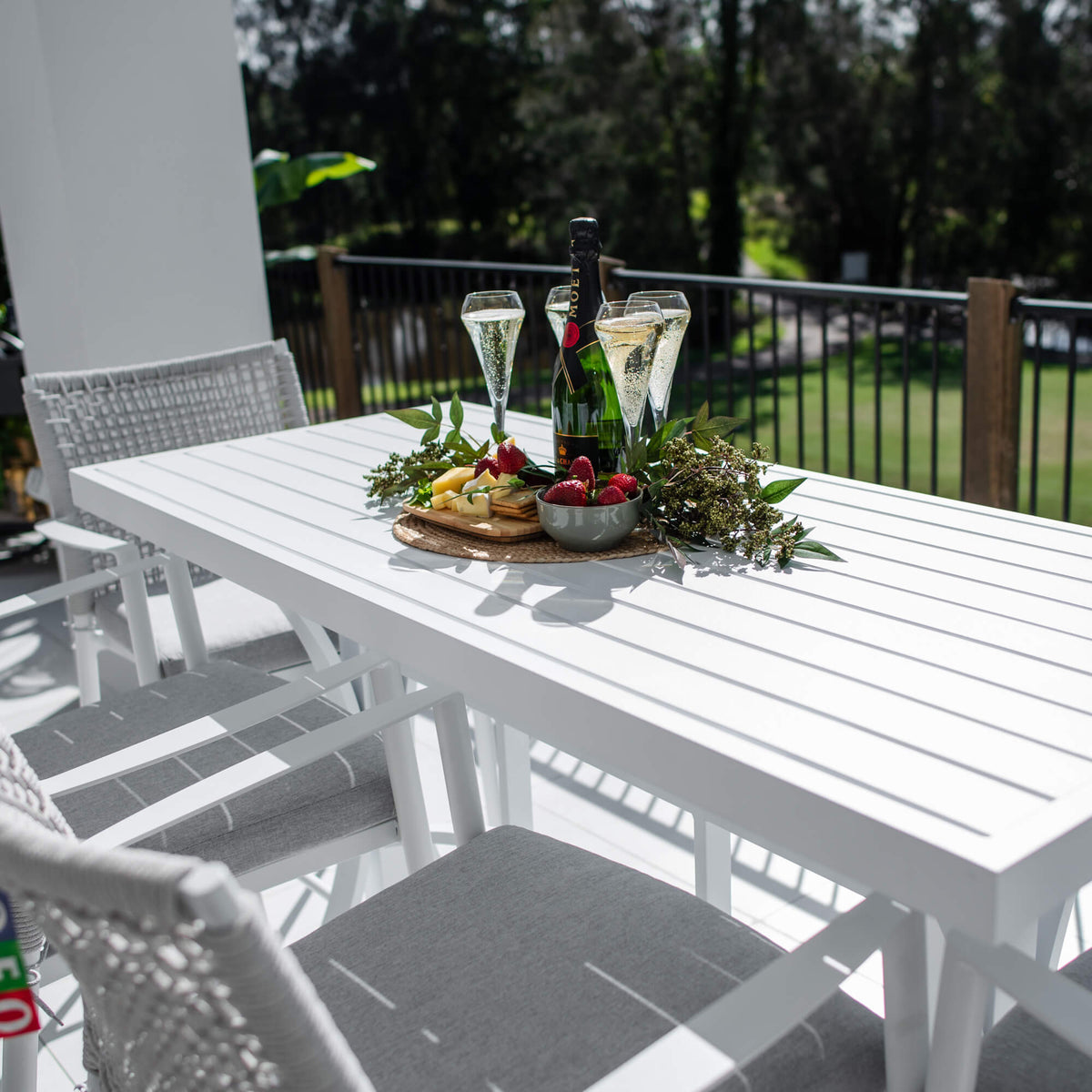 best-outdoor-furniture-Vienna Rope Bergen - 5pce (150x65) - Outdoor Bar Set #color_WHITE