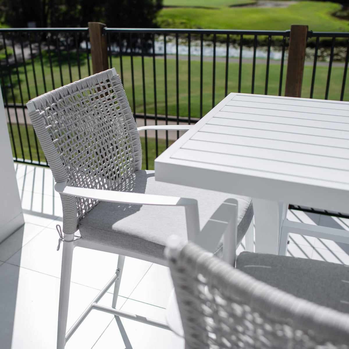 best-outdoor-furniture-Vienna Rope Bergen - 5pce (150x65) - Outdoor Bar Set #color_WHITE