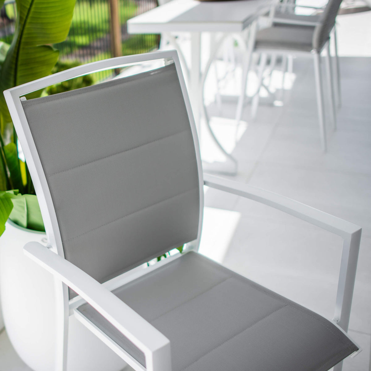 best-outdoor-furniture-Shelby - Bar Chair #color_WHITE