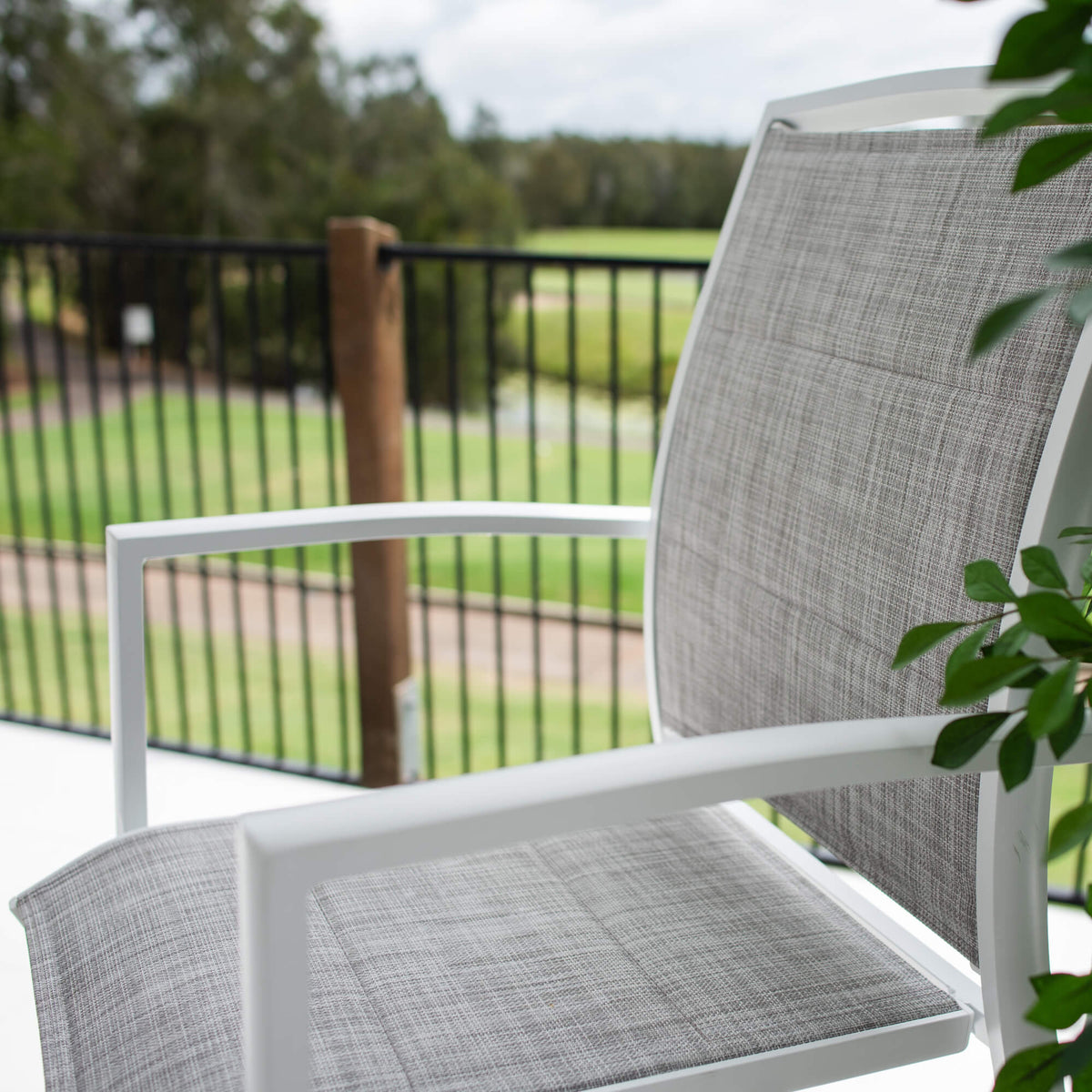 best-outdoor-furniture-Shelby - Bar Chair #color_WHITE