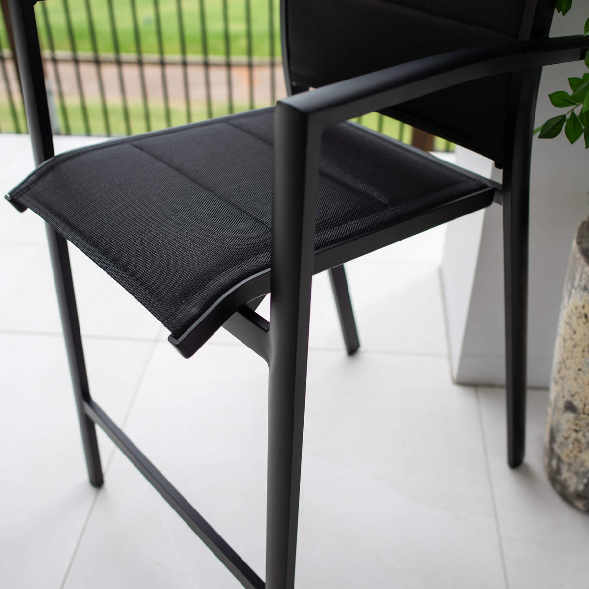 best-outdoor-furniture-Shelby - Bar Chair #color_BLACK