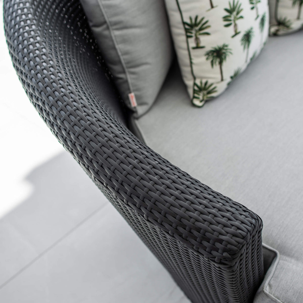 best-outdoor-furniture-Newport - Outdoor Daybed #color_BLACK