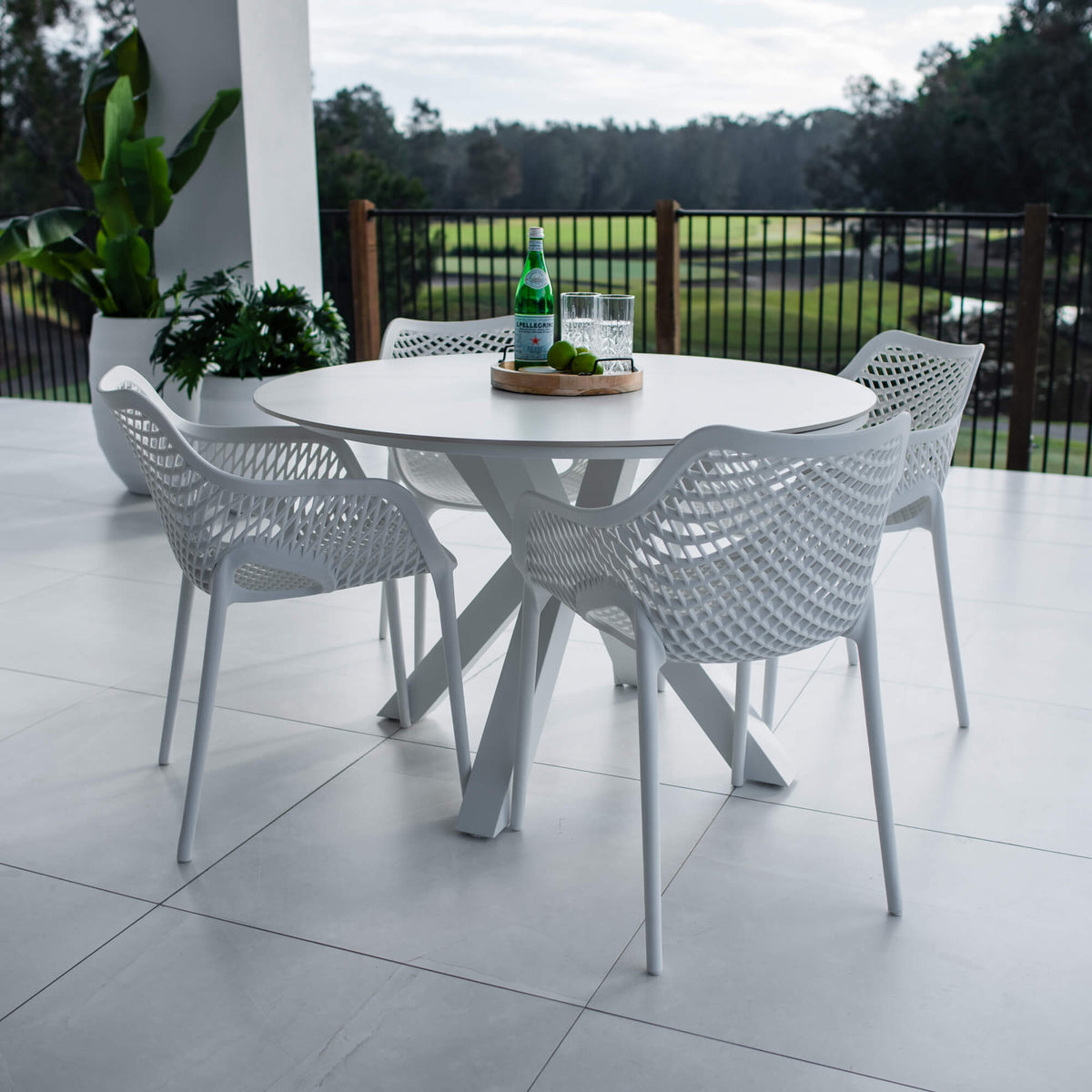 best-outdoor-furniture-Roma XL Malibu Round - 5pce (120x120) - Outdoor Dining Set #color_WHITE
