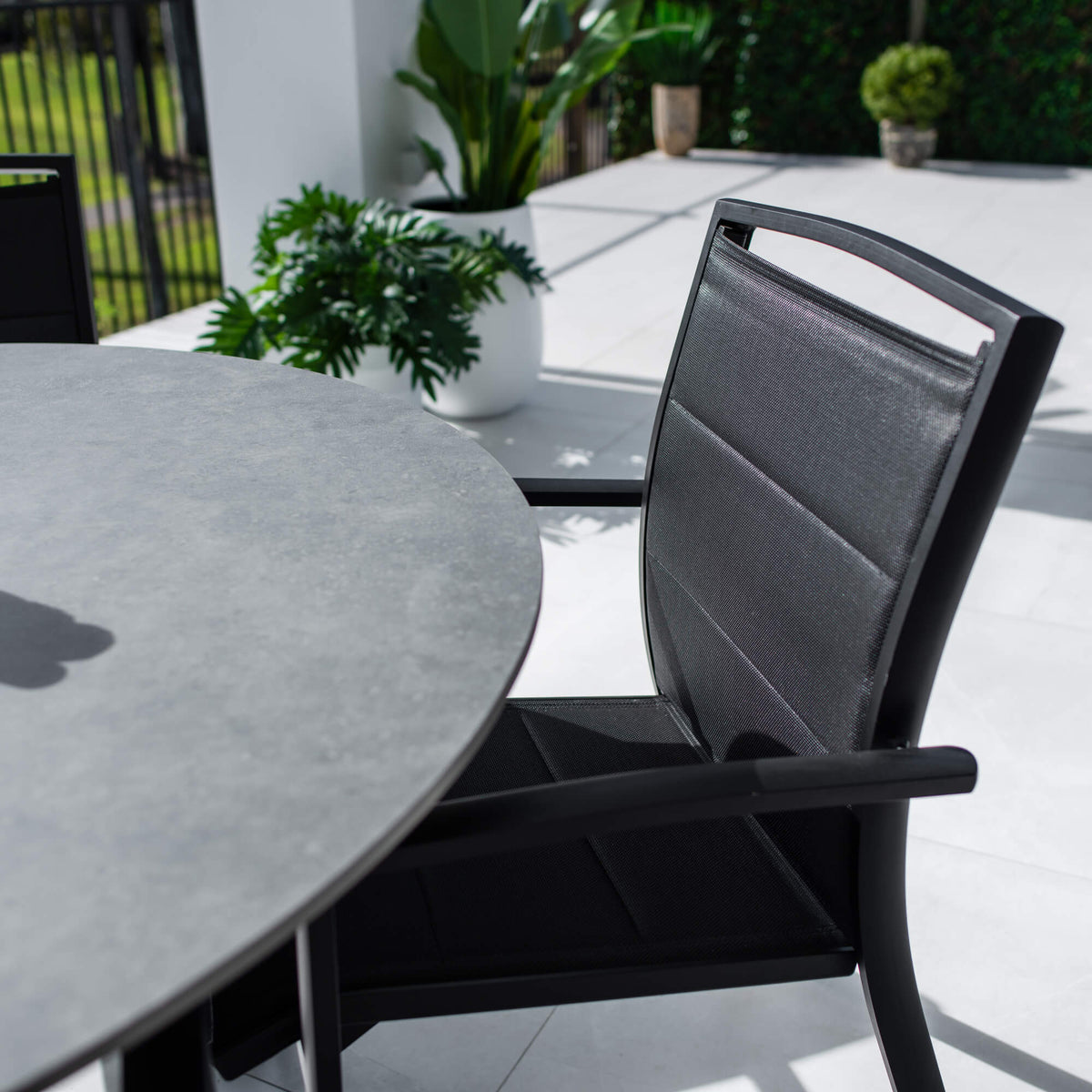 best-outdoor-furniture-Shelby Malibu Round - 5pce (120x120) - Outdoor Dining Set #color_BLACK