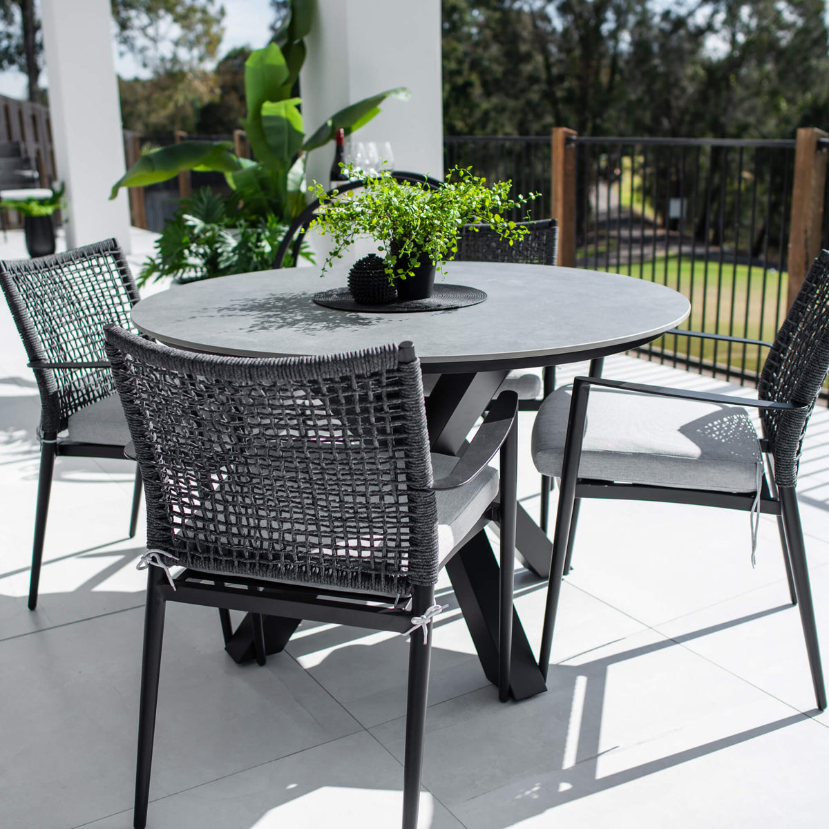 best-outdoor-furniture-Vienna Rope Malibu Round - 5pce (120x120) - Outdoor Dining Set #color_BLACK