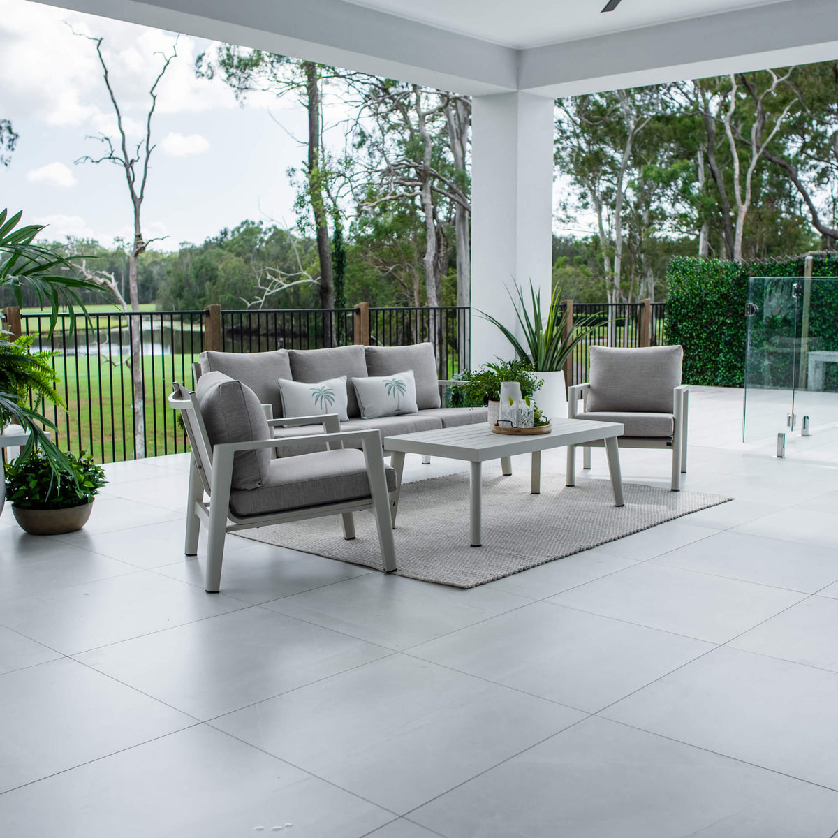 best-outdoor-furniture-Beachmont 3 - 4pce - Outdoor Lounge Setting