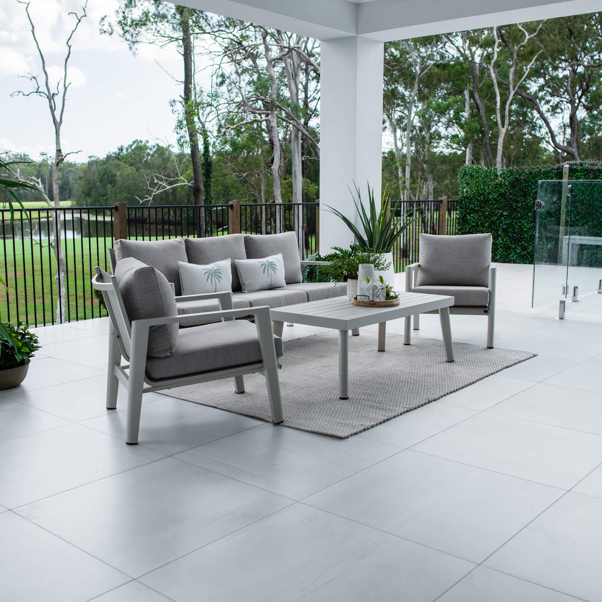 best-outdoor-furniture-Beachmont 3 - 4pce - Outdoor Lounge Setting