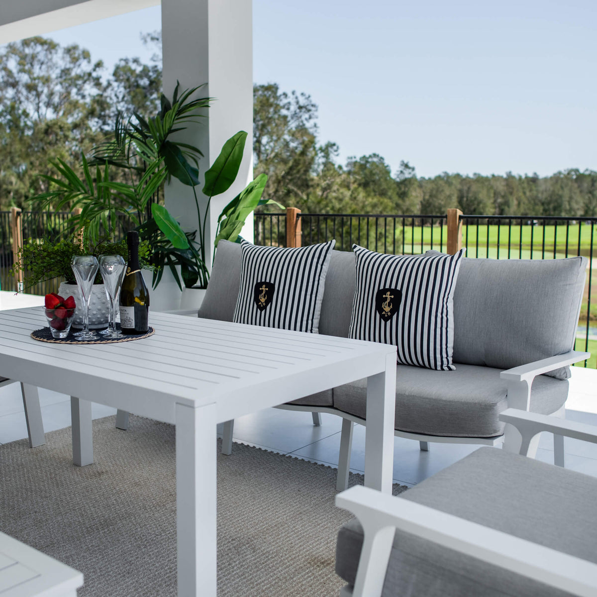 Bermuda 3 - 5pce Low Dining Lounge Setting (Sunbrella Fabric)