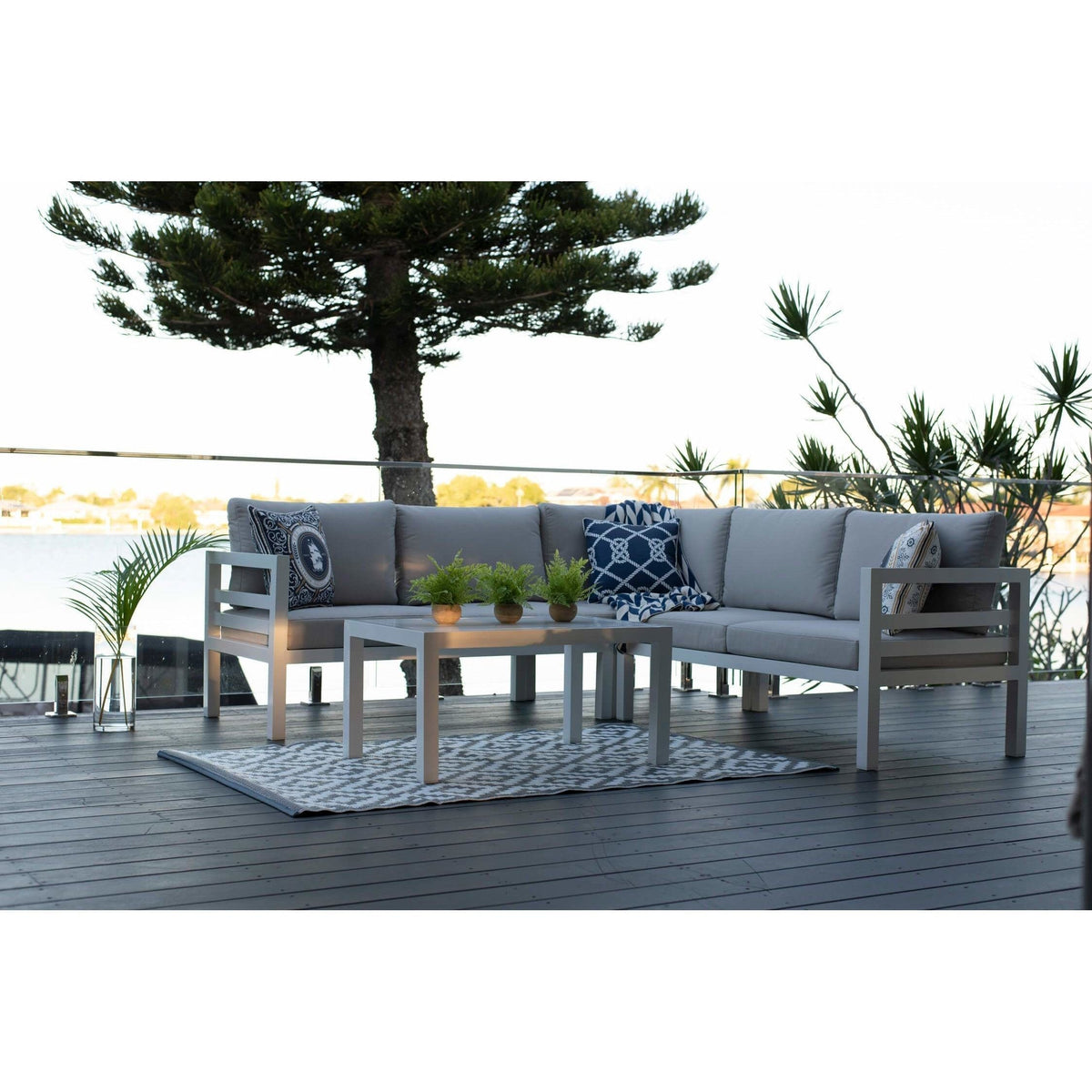 best-outdoor-furniture-Jersey Modular - 4pce Outdoor Lounge Setting