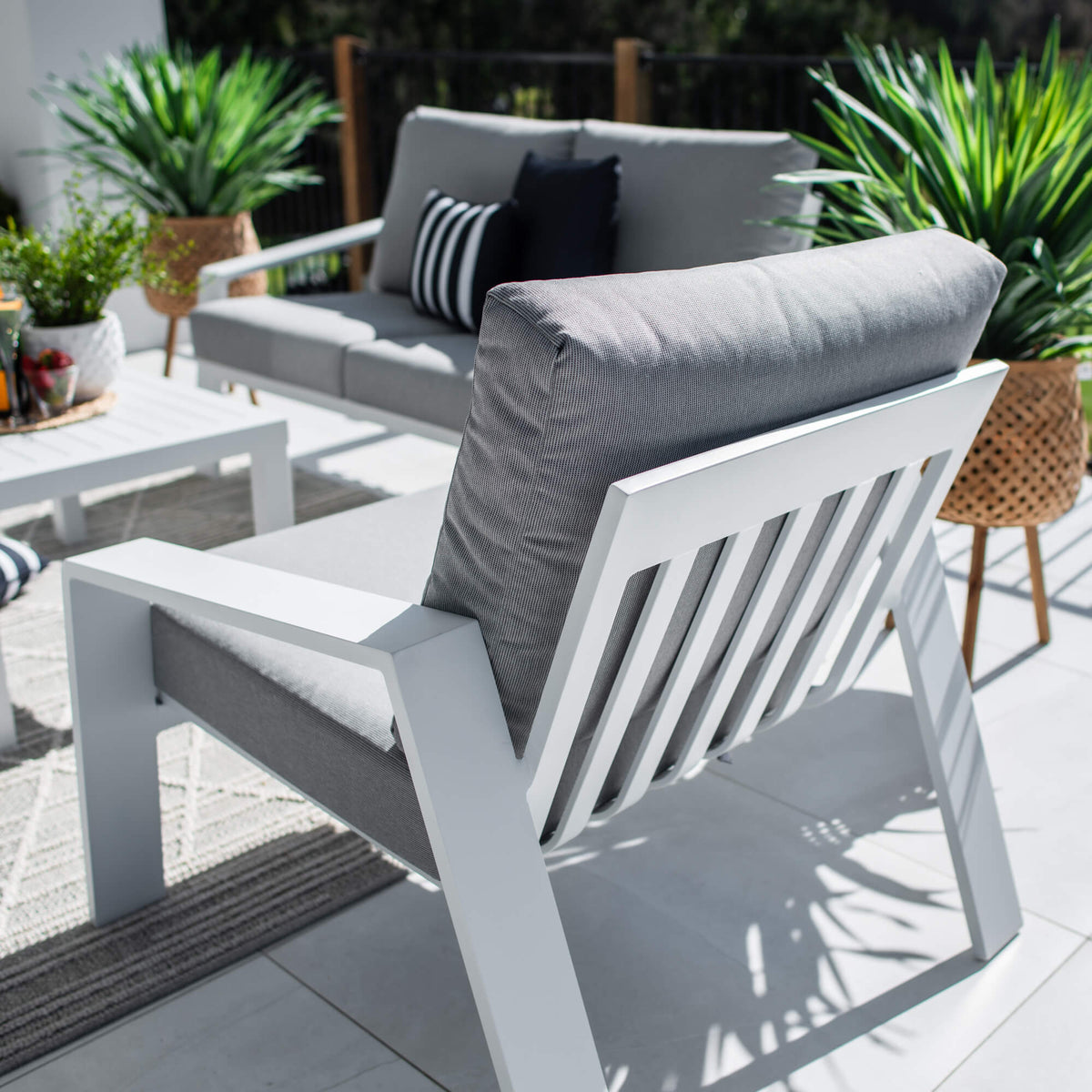 best-outdoor-furniture-Monica - 4pce Outdoor Lounge Setting #color_WHITE