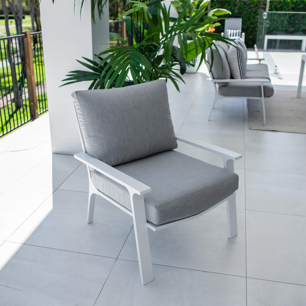 best-outdoor-furniture-Bermuda Single Sofa - Outdoor Lounge #color_WHITE