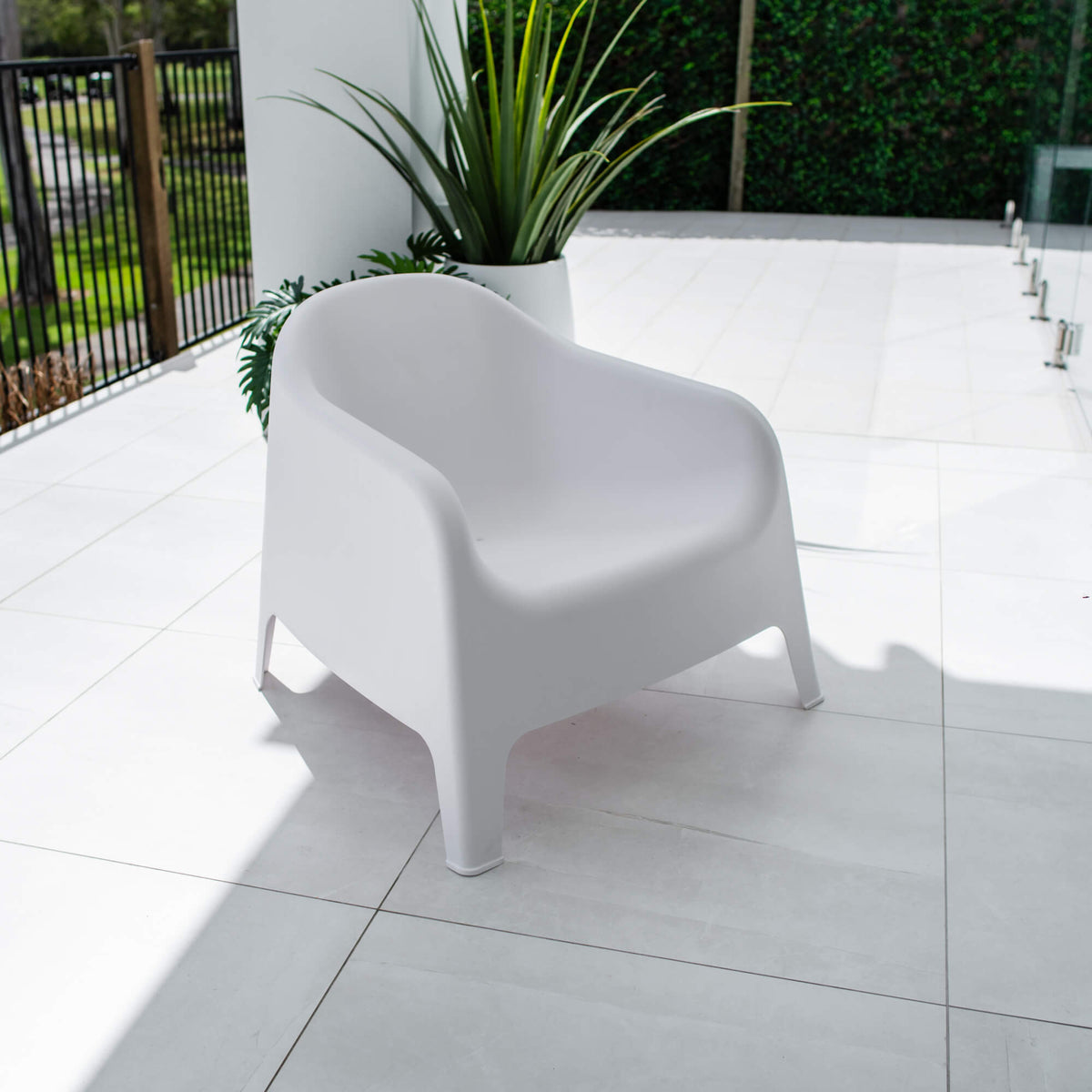 best-outdoor-furniture-Chubby - Outdoor Lounge Single #color_WHITE