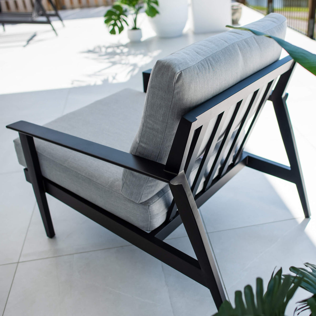 best-outdoor-furniture-Peru Aluminium Single Sofa - Outdoor Lounge Single #color_BLACK
