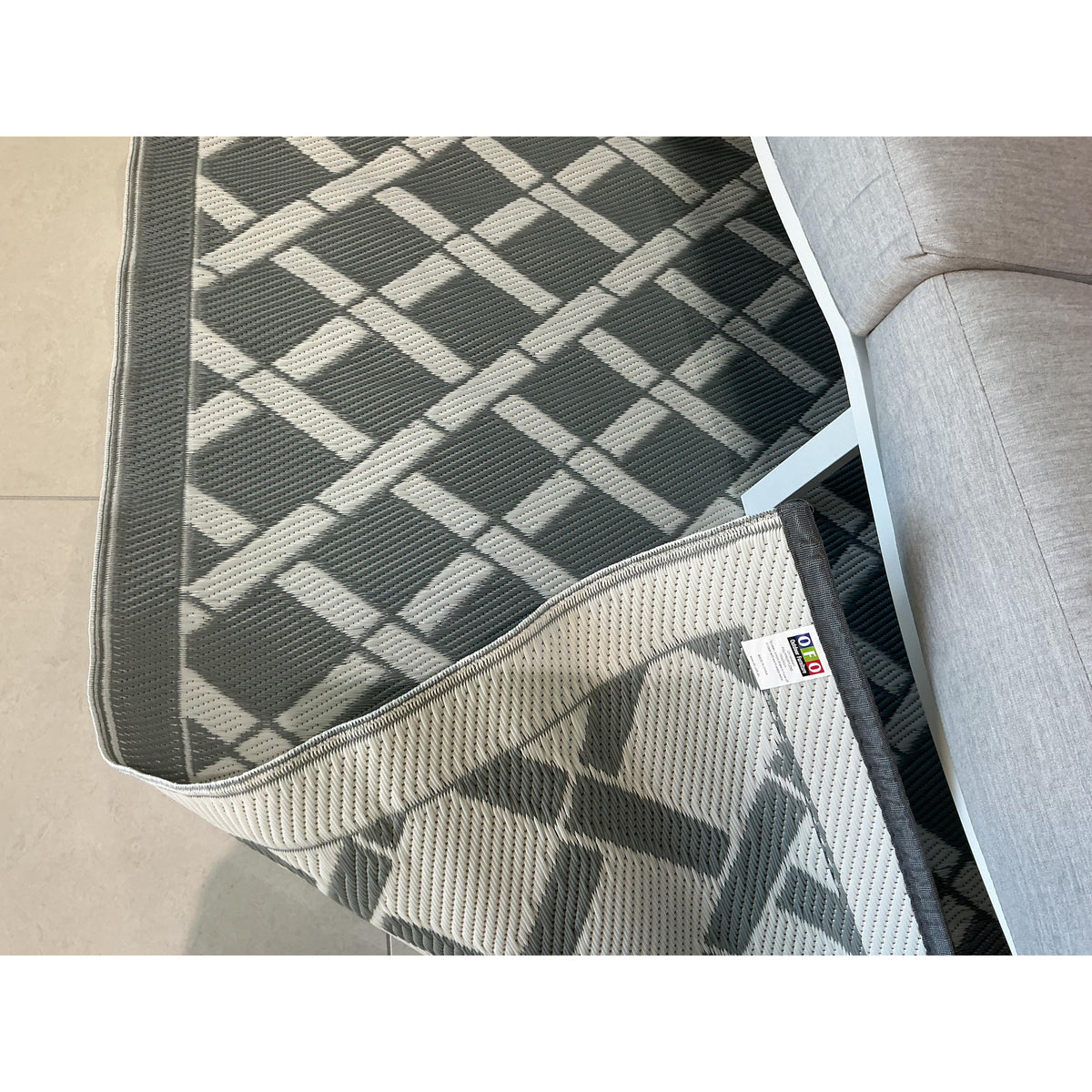 best-outdoor-furniture-Signature Range Grey &amp; White - Outdoor Rug