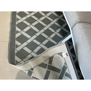 best-outdoor-furniture-Signature Range Grey & White - Outdoor Rug