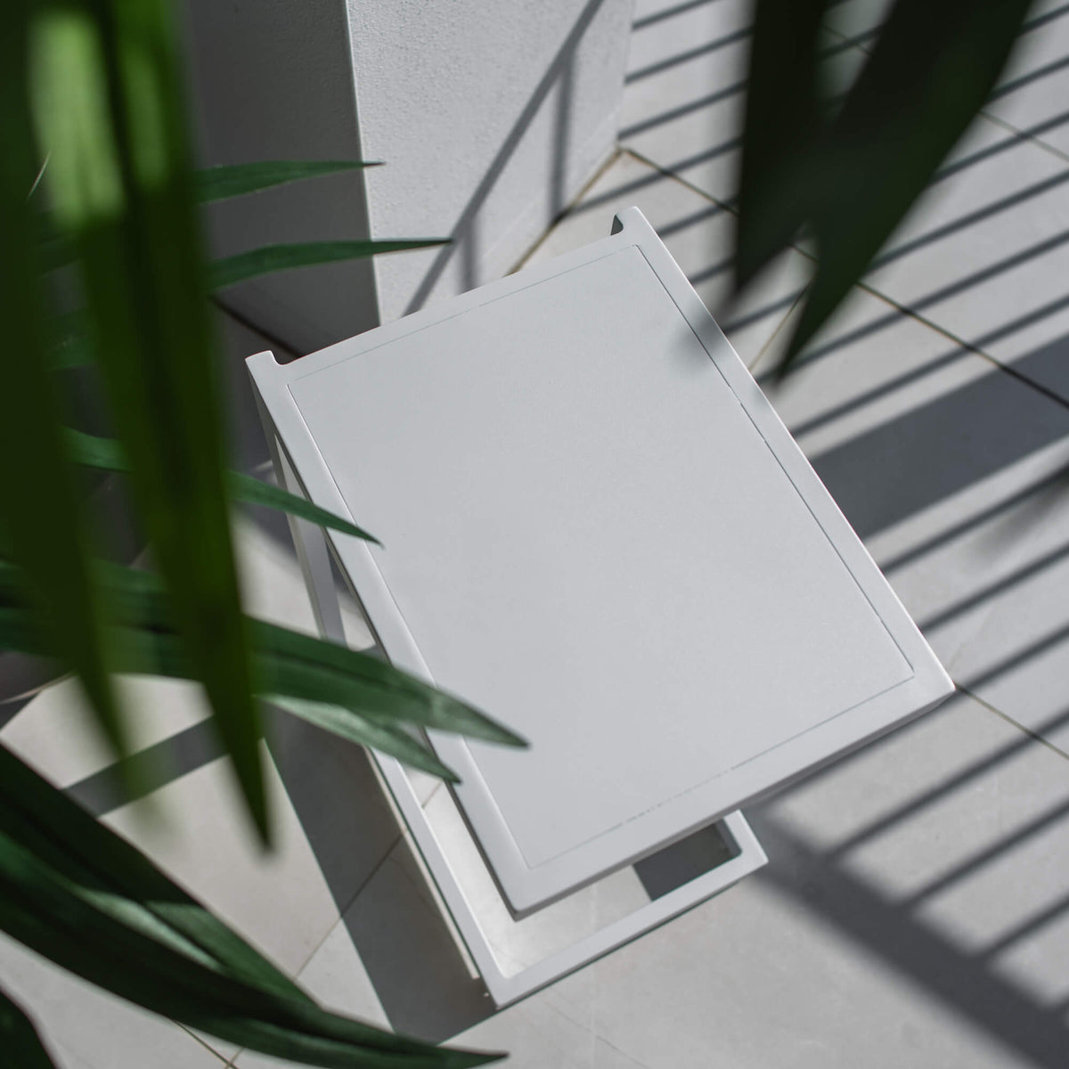 best-outdoor-furniture-Menzin - (40x30) - Outdoor Side Table #color_WHITE