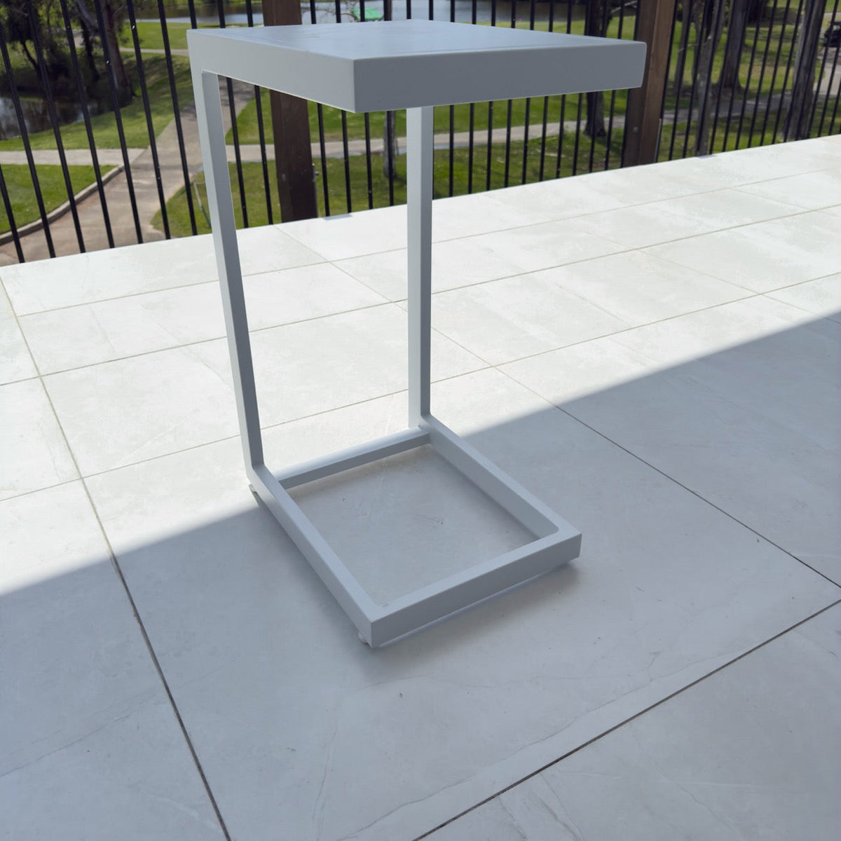 best-outdoor-furniture-Menzin - (40x30) - Outdoor Side Table #color_WHITE