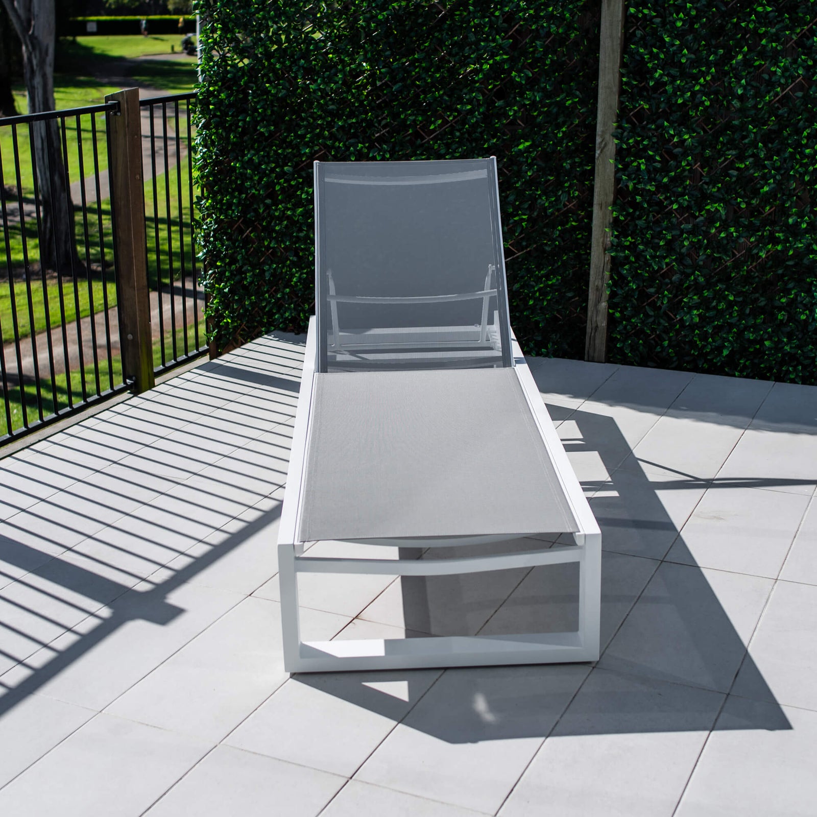 best-outdoor-furniture-Milan - Outdoor Sun Lounge #color_WHITE