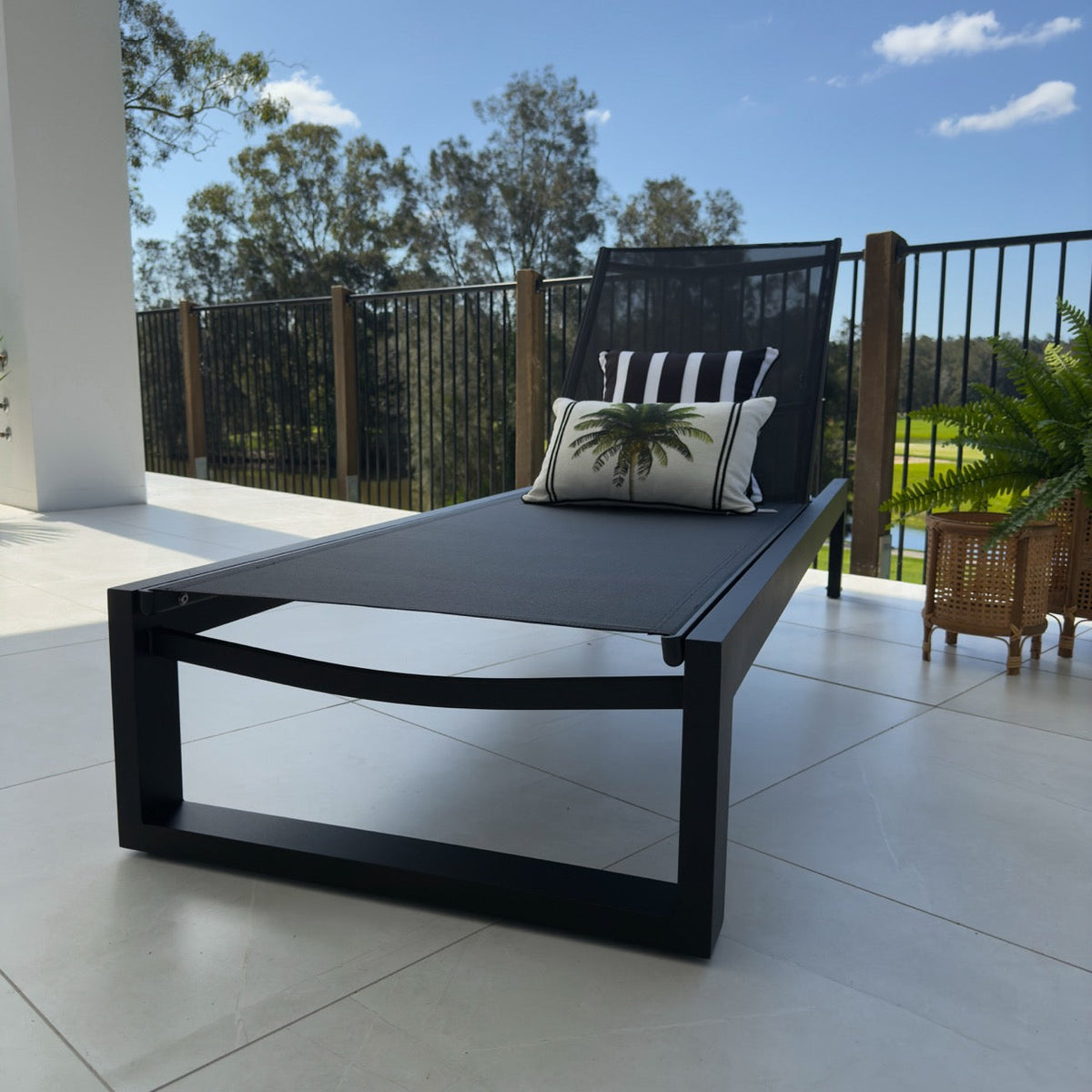 best-outdoor-furniture-Milan - Outdoor Sun Lounge