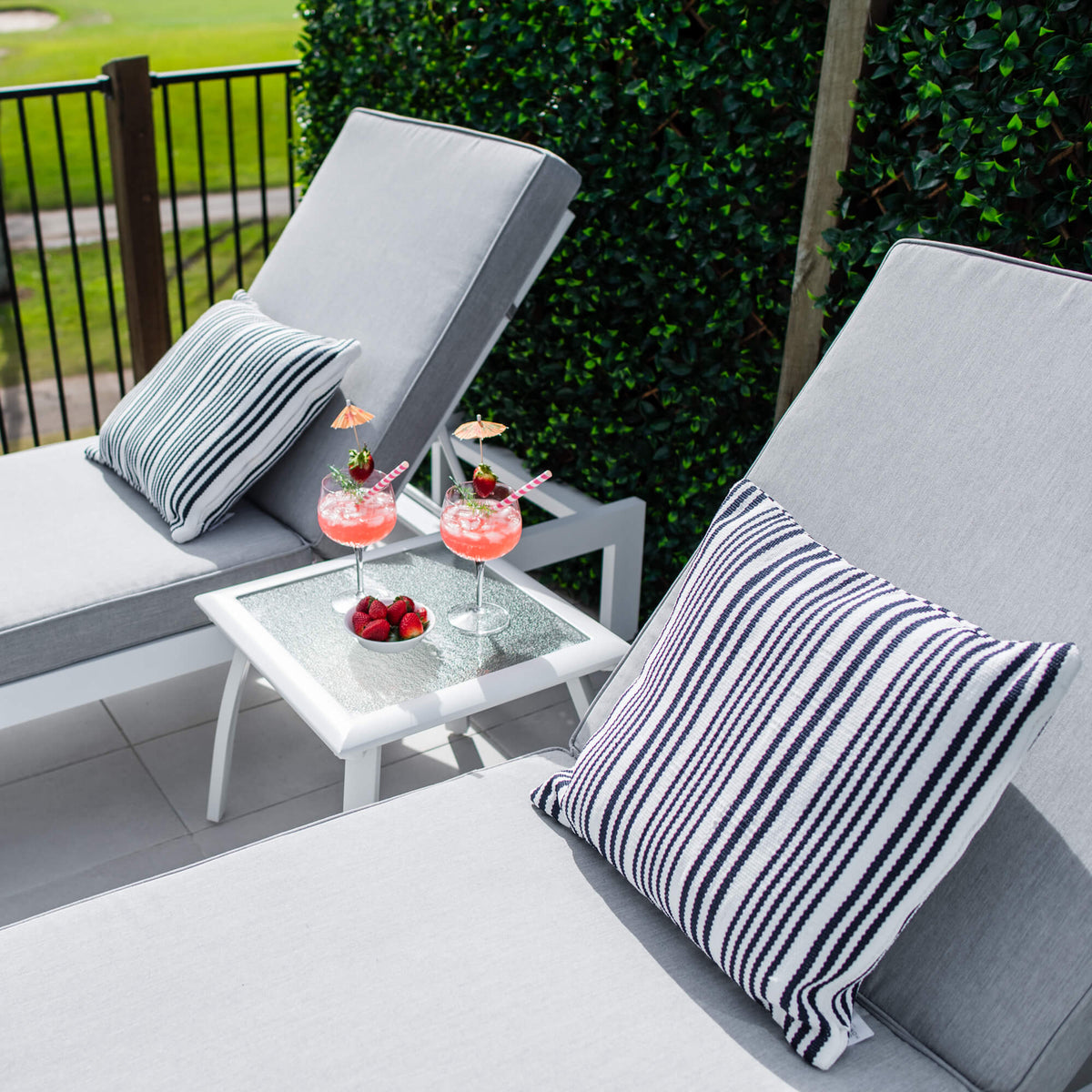 best-outdoor-furniture-Milan Shelby - 5pce - Outdoor Sun Lounge #color_WHITE GREY