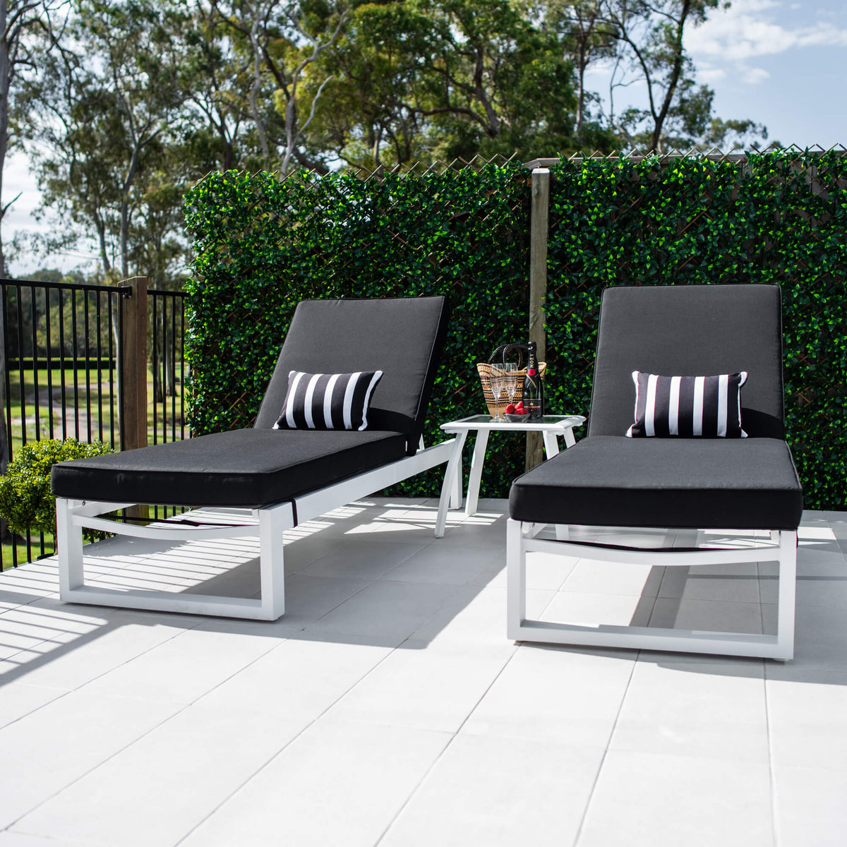 best-outdoor-furniture-Milan Shelby - 5pce - Outdoor Sun Lounge #color_BLACK WHITE