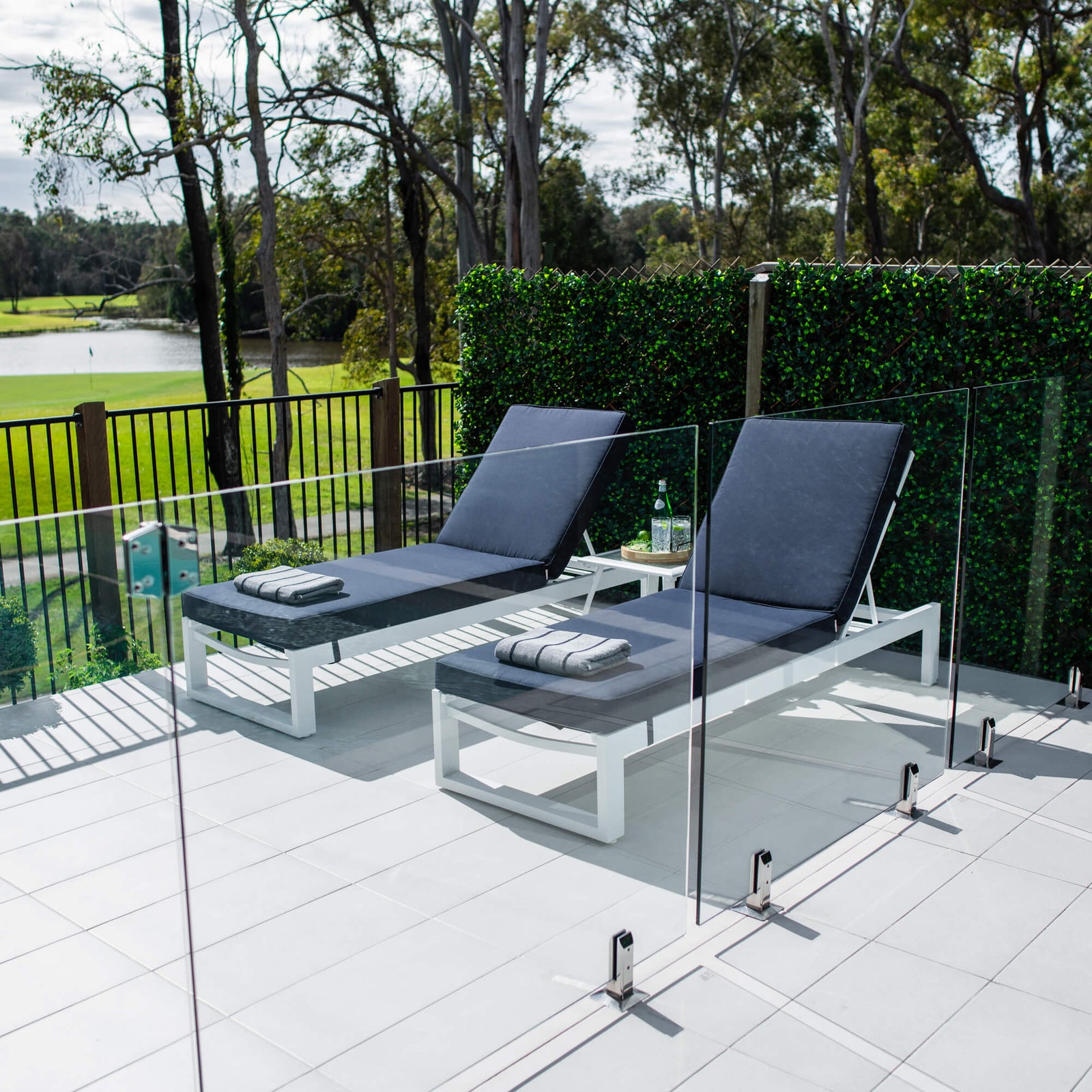 best-outdoor-furniture-Milan Shelby - 5pce - Outdoor Sun Lounge #color_WHITE NAVY