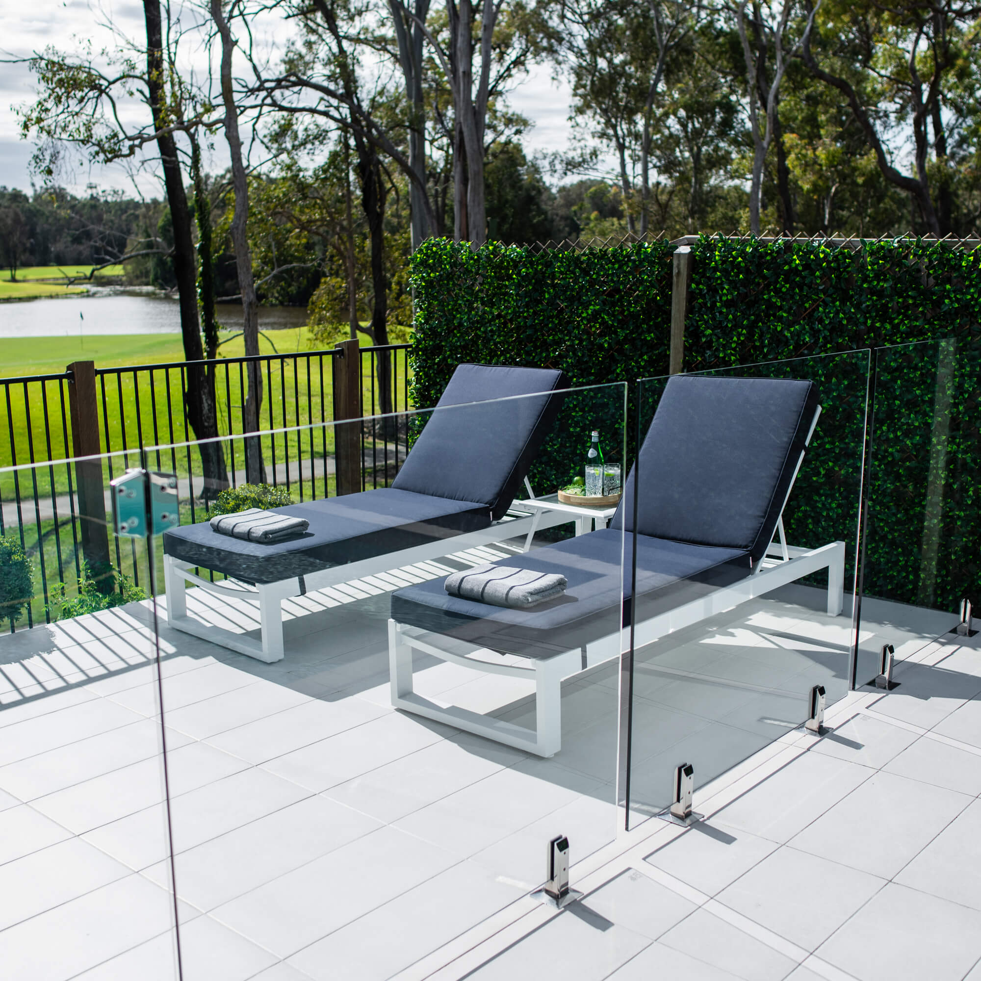 best-outdoor-furniture-Milan Shelby - 5pce - Outdoor Sun Lounge #color_WHITE NAVY