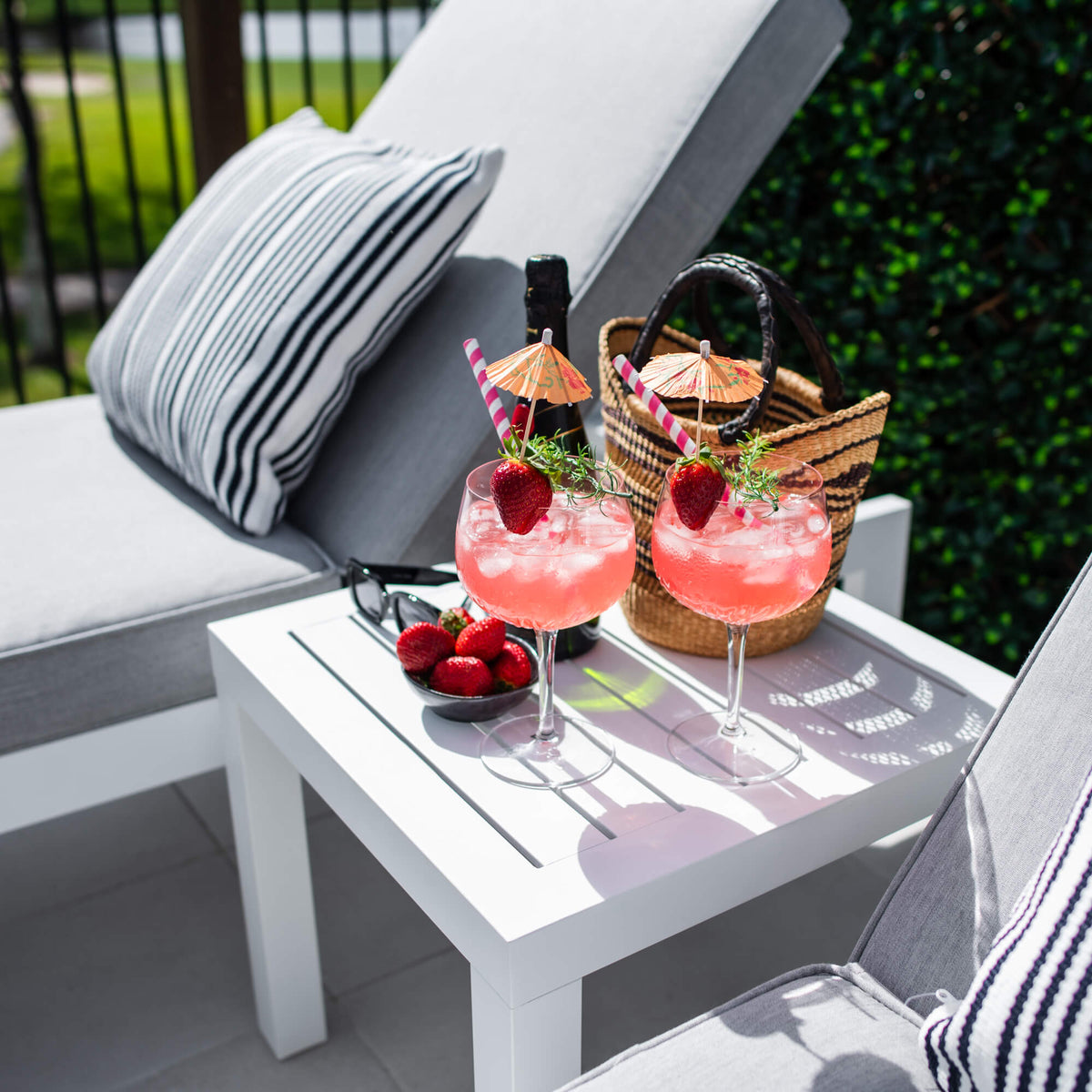 best-outdoor-furniture-Milan Slat - 5pce - Outdoor Sun Lounge #color_WHITE GREY