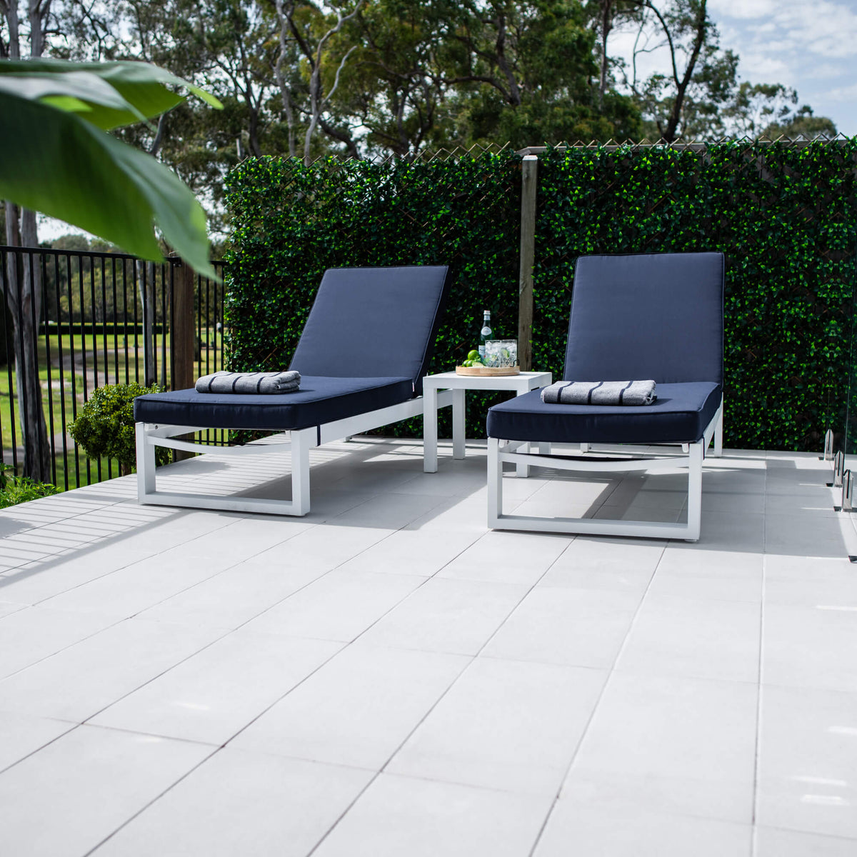best-outdoor-furniture-Milan Slat - 5pce - Outdoor Sun Lounge #color_WHITE NAVY