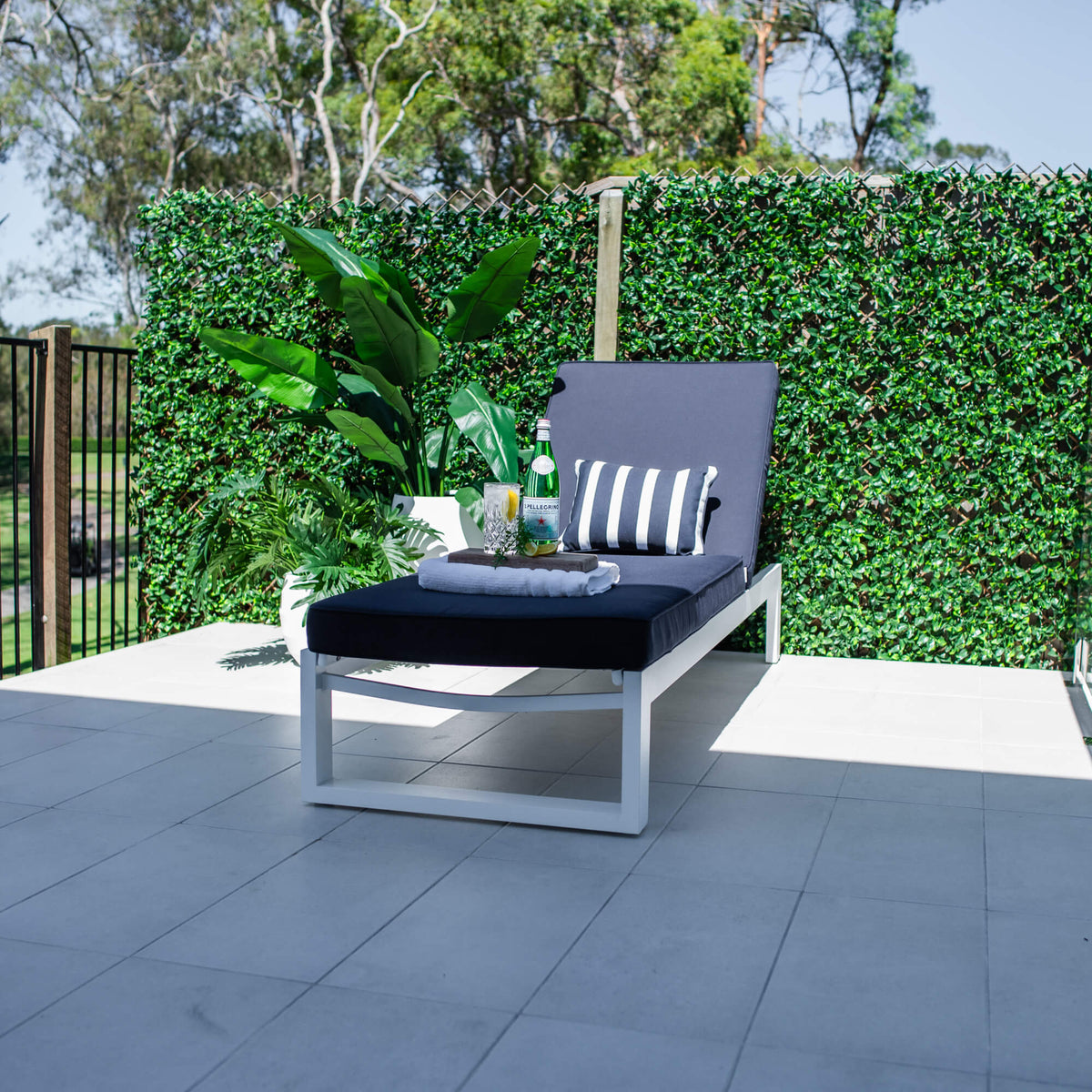 best-outdoor-furniture-Milan w/Cushion - Outdoor Sun Lounge #color_WHITE-NAVY