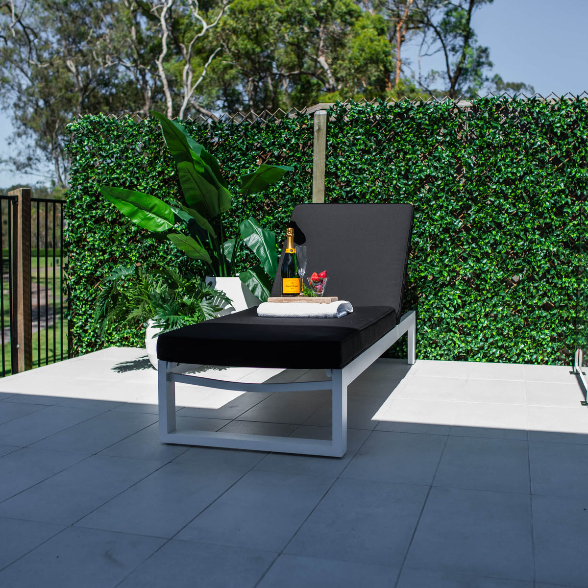 best-outdoor-furniture-Milan w/Cushion - Outdoor Sun Lounge #color_WHITE-BLACK