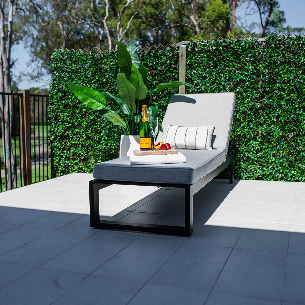 best-outdoor-furniture-Sorrento - Outdoor Sun Lounge #color_BLACK-GREY