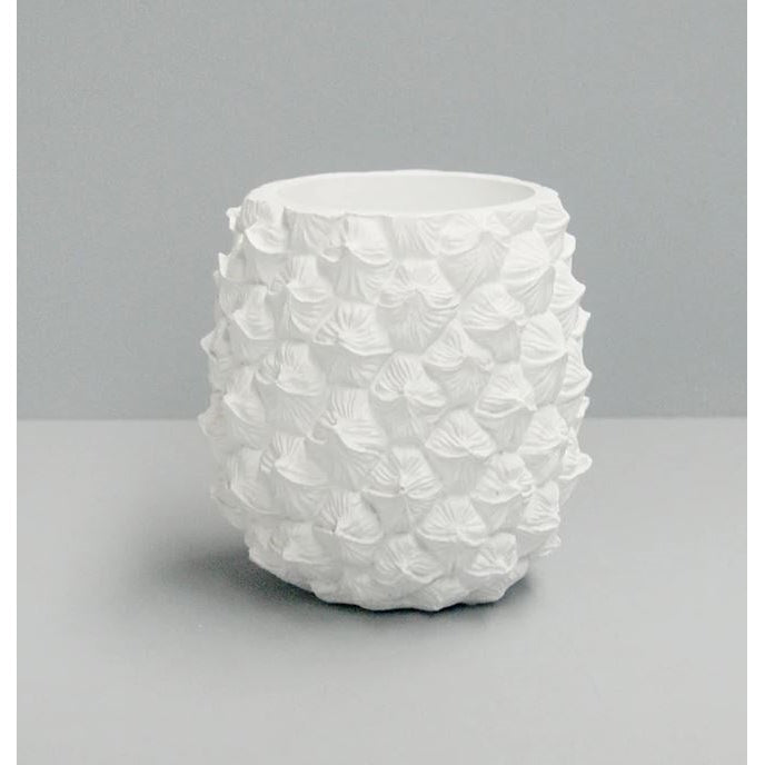 best-outdoor-furniture-Pineapple Planter White