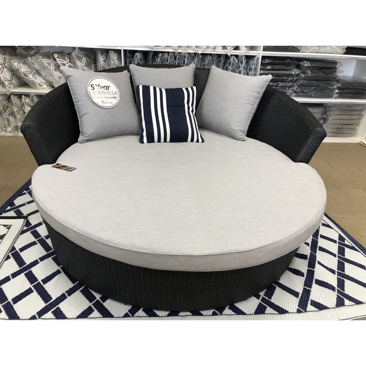 best-outdoor-furniture-Newport - Outdoor Daybed