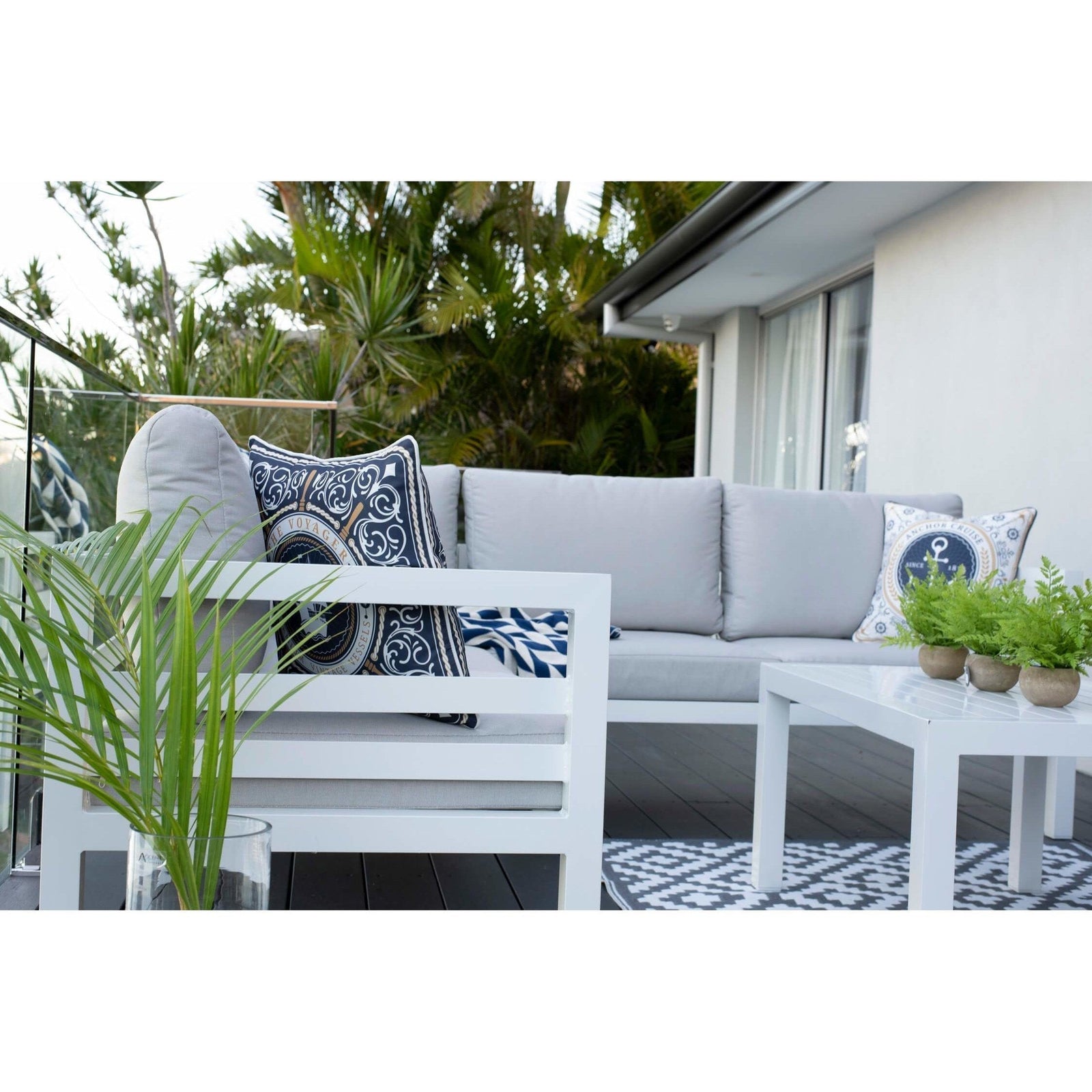 best-outdoor-furniture-Jersey Modular - 4pce Outdoor Lounge Setting