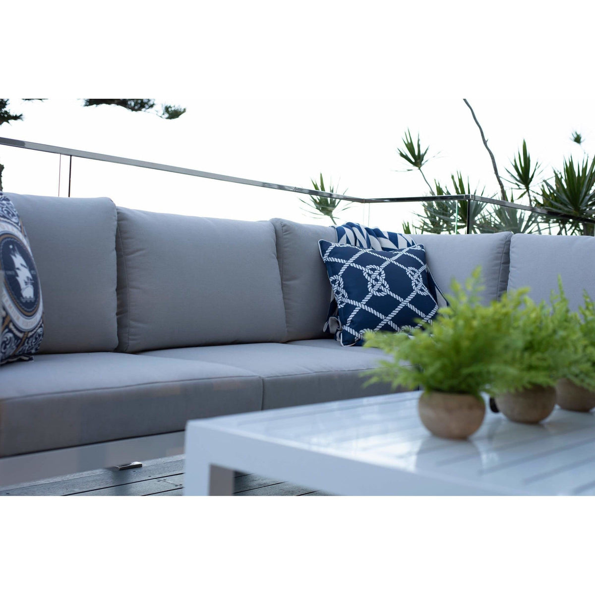 best-outdoor-furniture-Jersey Modular - 4pce Outdoor Lounge Setting