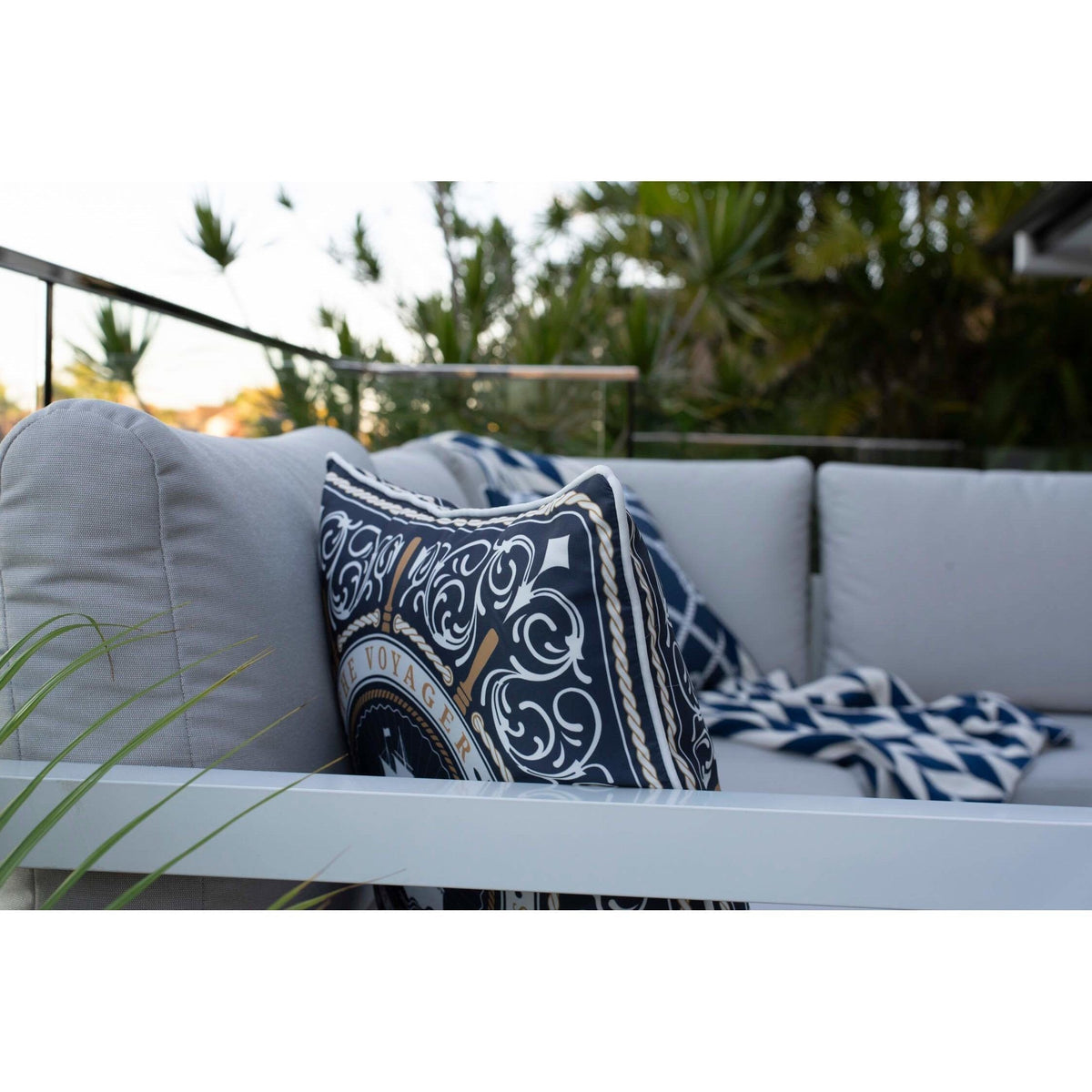 best-outdoor-furniture-Jersey Modular - 4pce Outdoor Lounge Setting