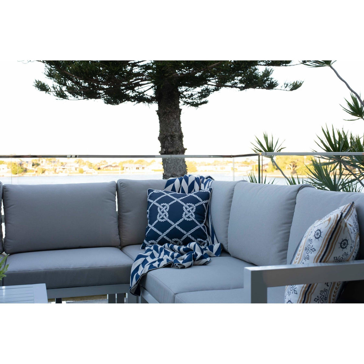 best-outdoor-furniture-Jersey Modular - 4pce Outdoor Lounge Setting