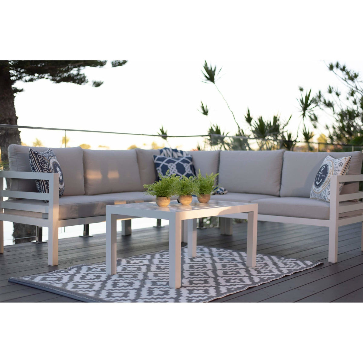 best-outdoor-furniture-Jersey Modular - 4pce Outdoor Lounge Setting