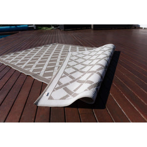 best-outdoor-furniture-Signature Range Grey & White - Outdoor Rug